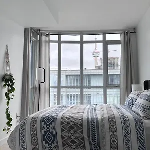 Stylish 2 Bedrooms W/ Awesome View & Parking Toronto