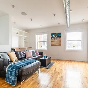 Modern 2 Bedroom - Heart Of Leslieville Toronto
